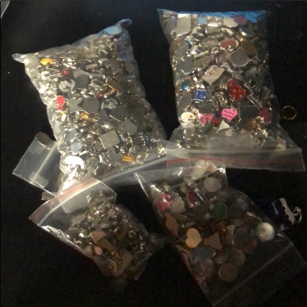 100 grab bag charms